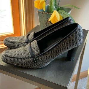 Cloth herringbone heels pumps